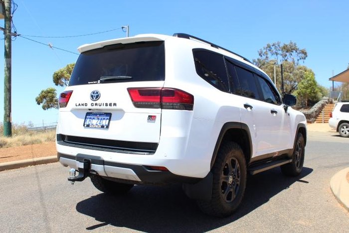 2025 Toyota Landcruiser GR Sport