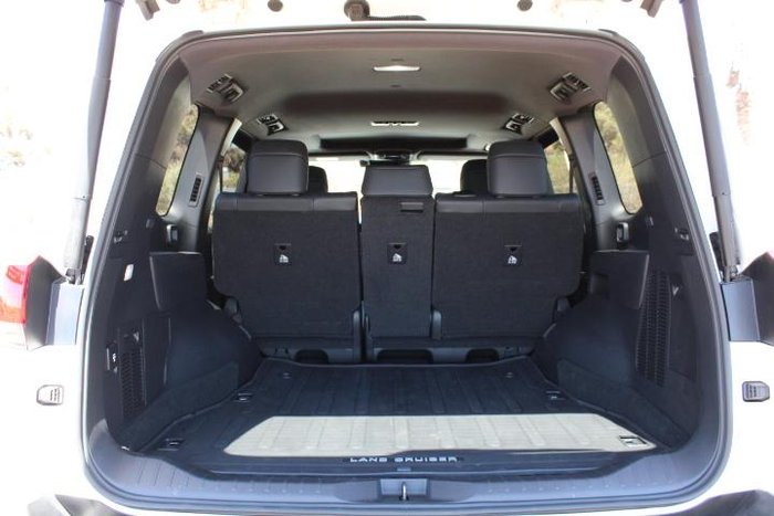 2025 Toyota Landcruiser GR Sport