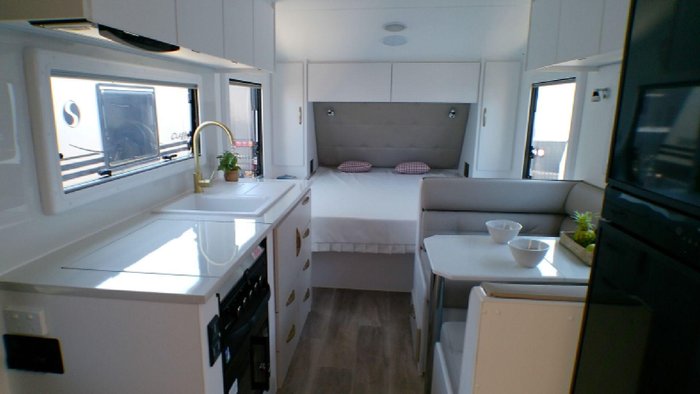 2025 Supreme 1800_R_K1e3_S Classic Dirt Roader 18'