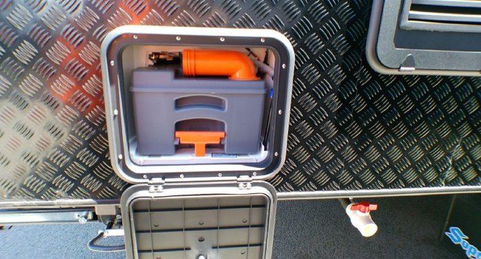 2025 Supreme 1800_R_K1e3_S Classic Dirt Roader 18'