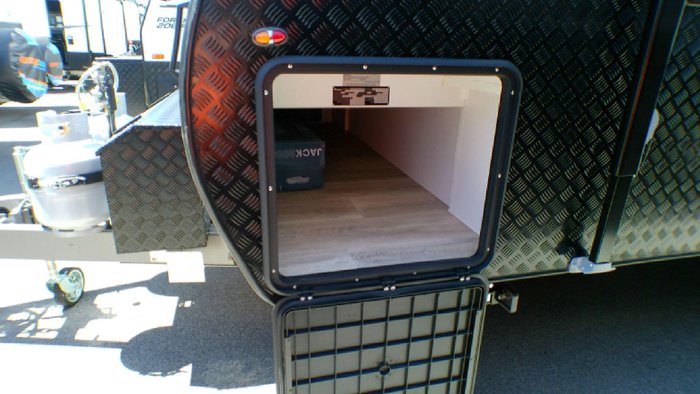 2025 Supreme 1800_R_K1e3_S Classic Dirt Roader 18'