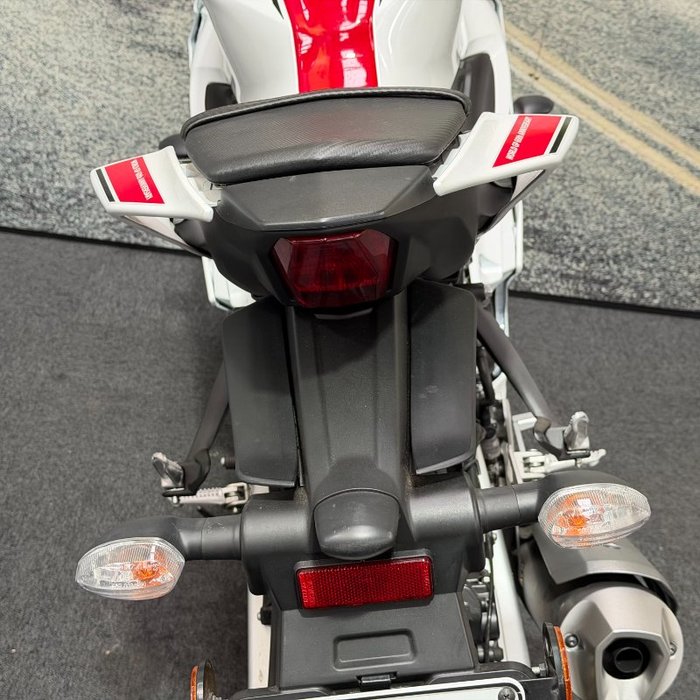 2023 Yamaha YZF-R15M RED/WHITE
