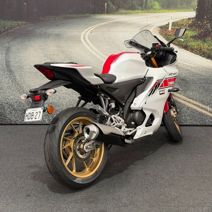 2023 Yamaha YZF-R15M RED/WHITE