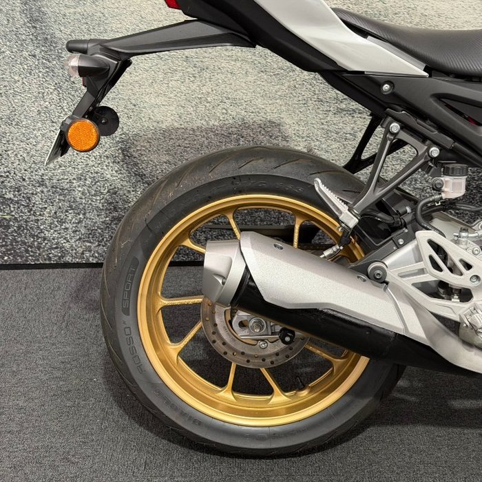 2023 Yamaha YZF-R15M RED/WHITE