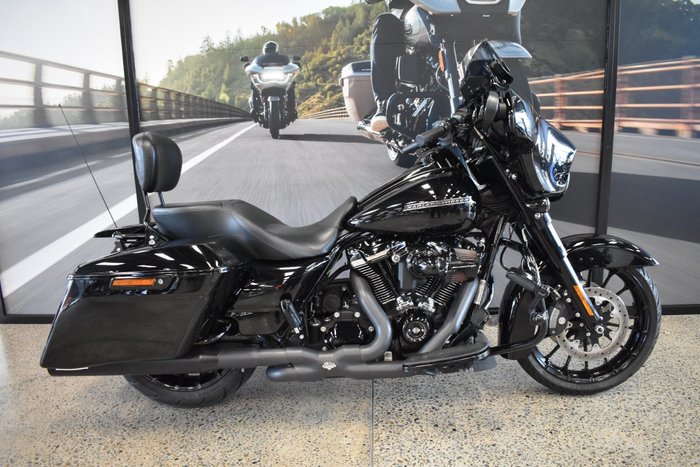 2017 HARLEY-DAVIDSON FLHXS STREET GLIDE SPECIAL