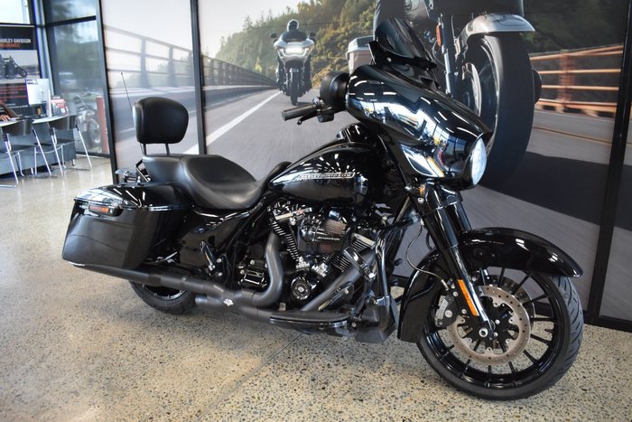 2017 HARLEY-DAVIDSON FLHXS STREET GLIDE SPECIAL