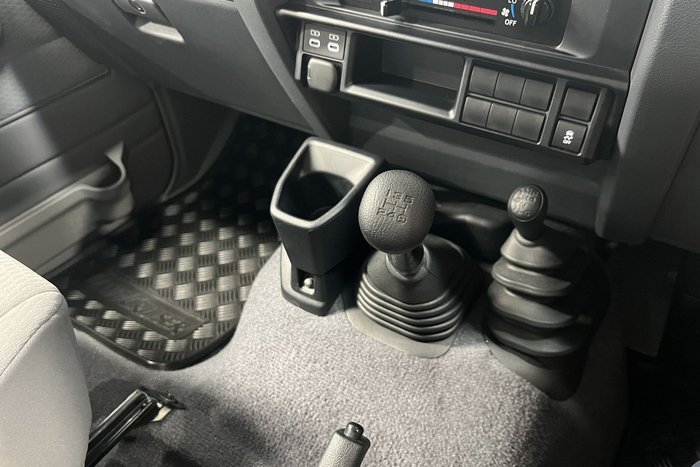 2024 Toyota Landcruiser GXL