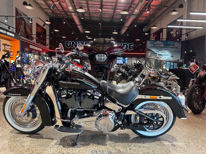 2018 Harley-Davidson Deluxe 107 (FLDE) Softail Black