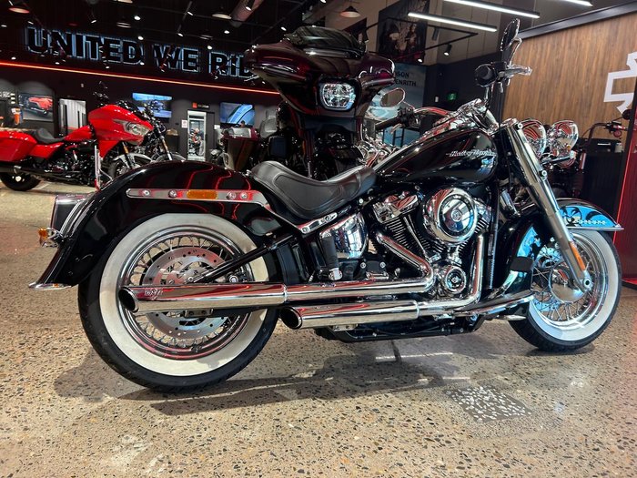 2018 Harley-Davidson Deluxe 107 (FLDE) Softail Black