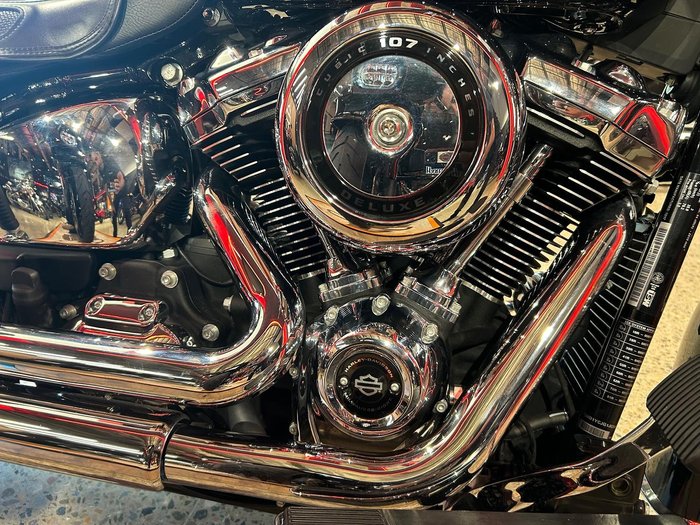 2018 Harley-Davidson Deluxe 107 (FLDE) Softail Black