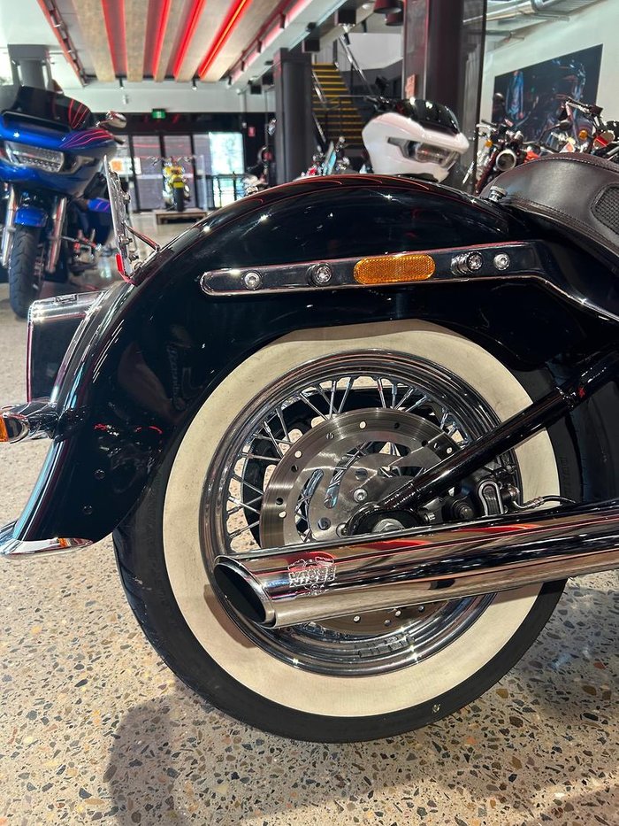 2018 Harley-Davidson Deluxe 107 (FLDE) Softail Black