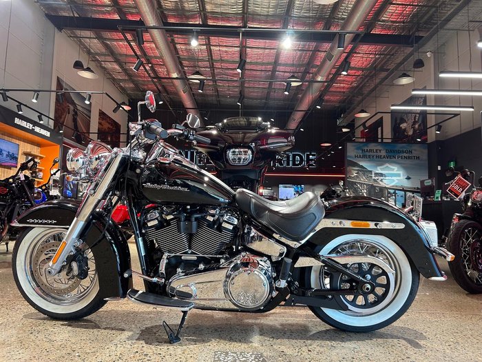 2018 Harley-Davidson Deluxe 107 (FLDE) Softail Black