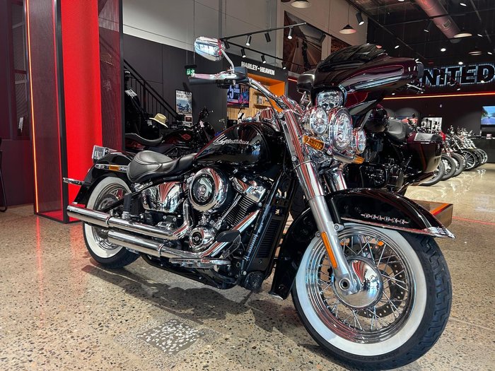 2018 Harley-Davidson Deluxe 107 (FLDE) Softail Black