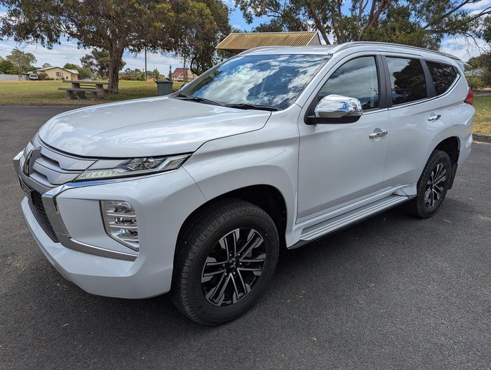 2023 Mitsubishi Pajero Sport GLS