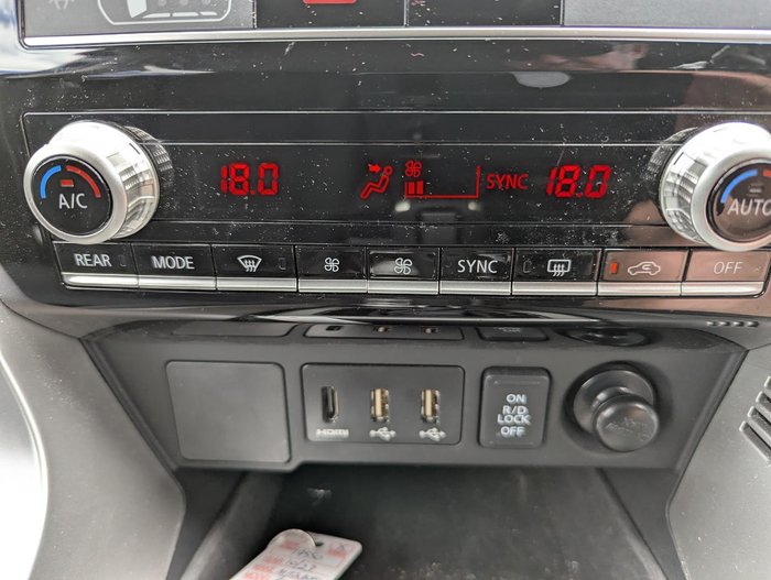 2023 Mitsubishi Pajero Sport GLS