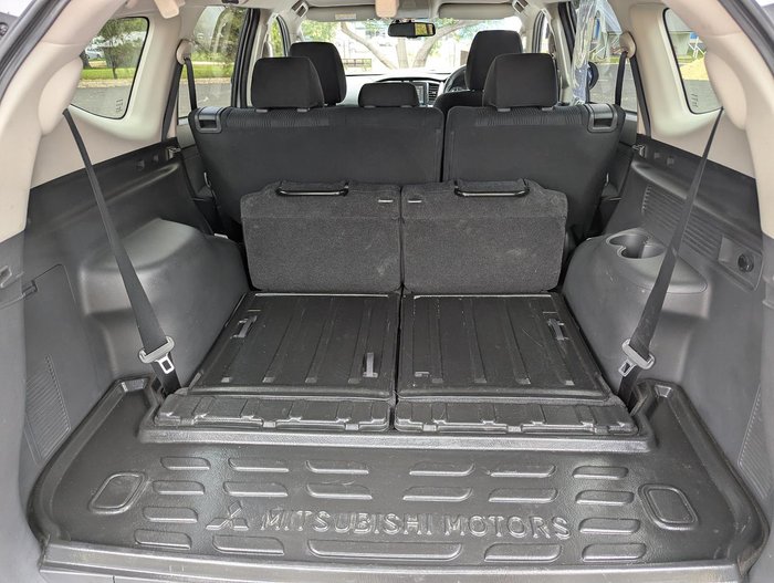 2023 Mitsubishi Pajero Sport GLS