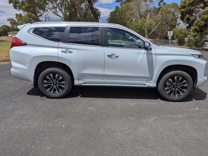 2023 Mitsubishi Pajero Sport GLS