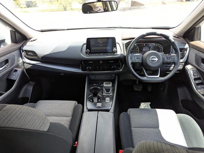 2024 Nissan X-TRAIL ST