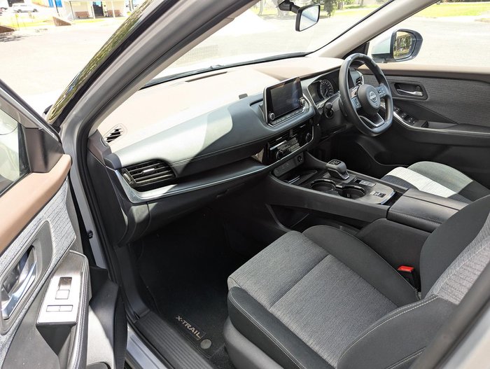 2024 Nissan X-TRAIL ST