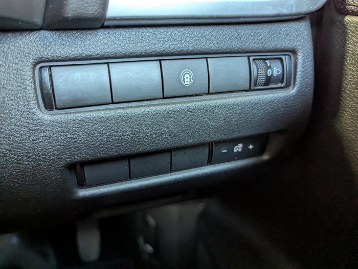 2024 Nissan X-TRAIL ST