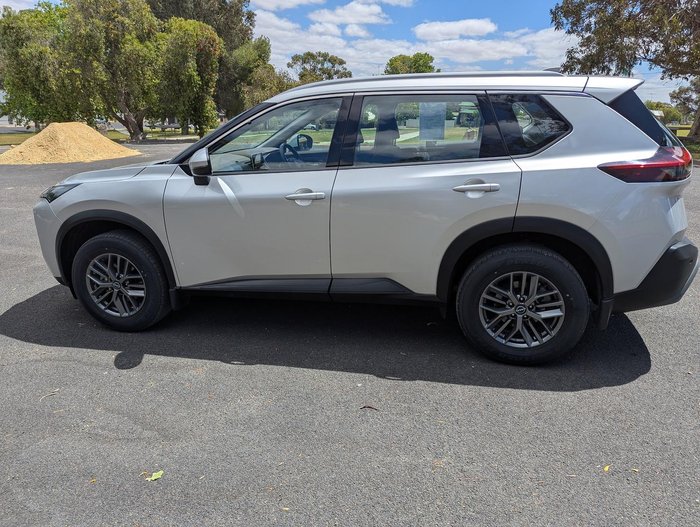 2024 Nissan X-TRAIL ST