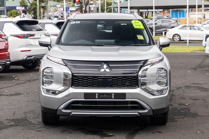 2025 Mitsubishi Outlander LS