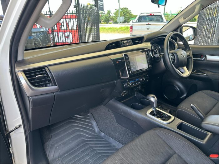 2021 TOYOTA HILUX SR5 (4x4) GUN126R White