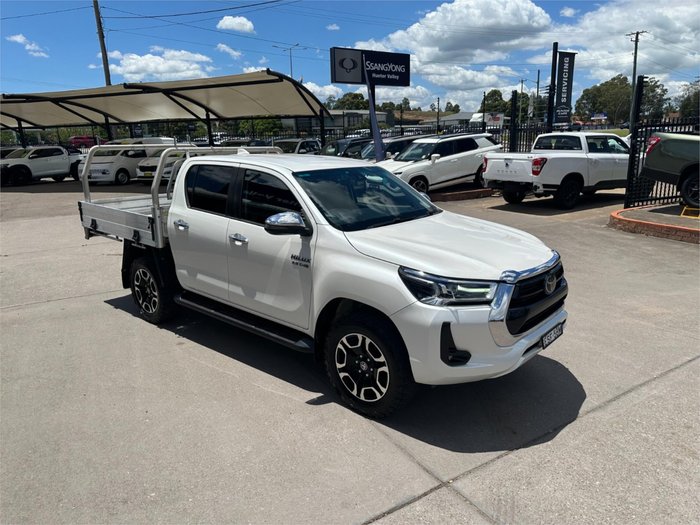 2021 TOYOTA HILUX SR5 (4x4) GUN126R White