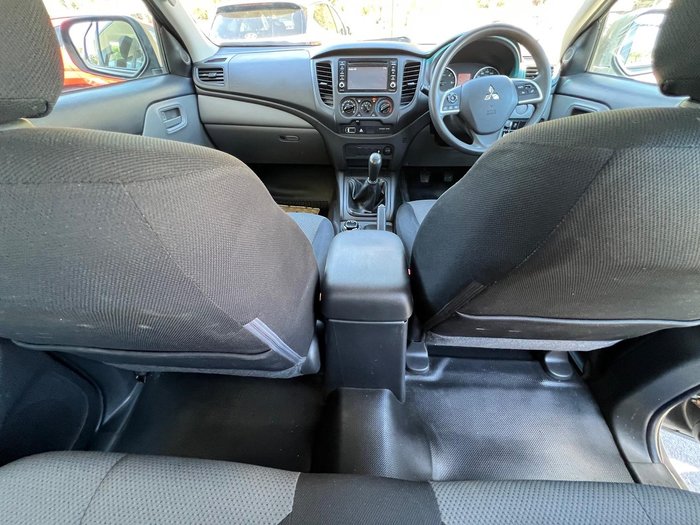 2017 Mitsubishi Triton GLX