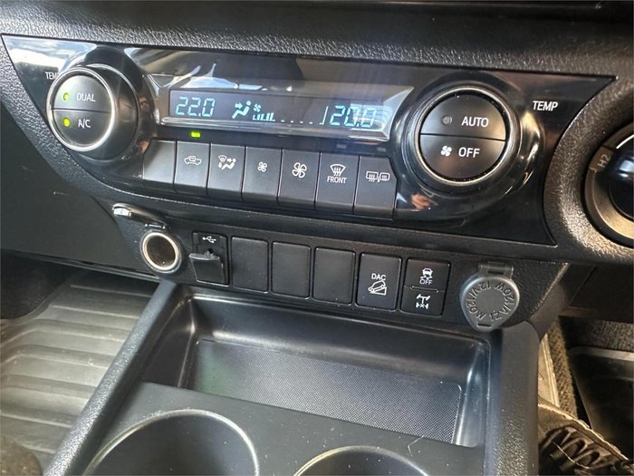 2021 Toyota Hilux SR5