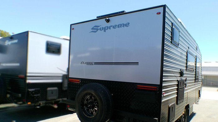 2025 Supreme 1760_C_K2e3_S Classic 17'6