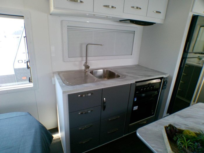 2025 Supreme 1760_C_K2e3_S Classic 17'6