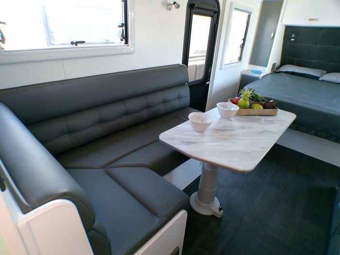 2025 Supreme 1760_C_K2e3_S Classic 17'6