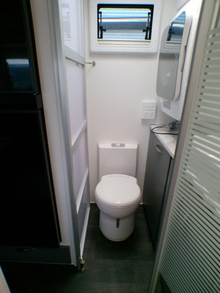 2025 Supreme 1760_C_K2e3_S Classic 17'6