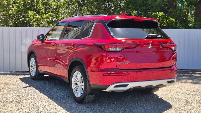 2022 Mitsubishi Outlander LS