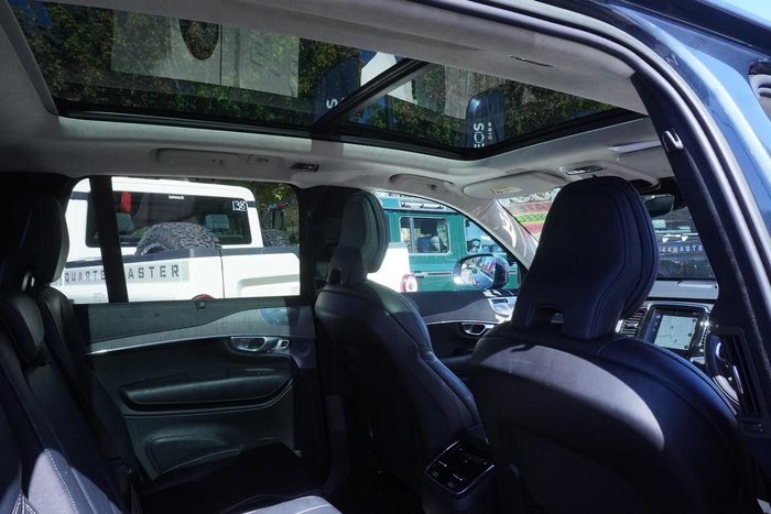 2022 Volvo XC90 B6 Inscription