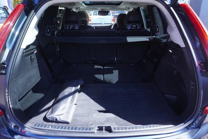 2022 Volvo XC90 B6 Inscription