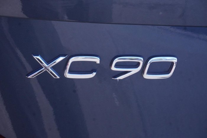 2022 Volvo XC90 B6 Inscription