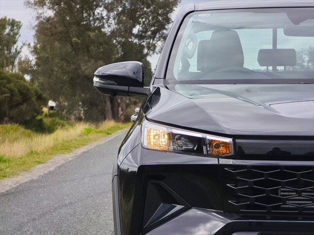 2025 Toyota Hilux SR