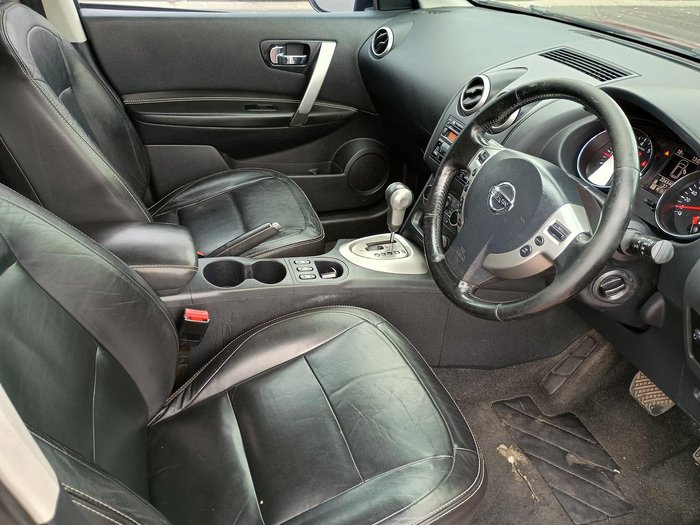 2011 Nissan Dualis +2 Ti J10 Series II MY10 Magnetic Red