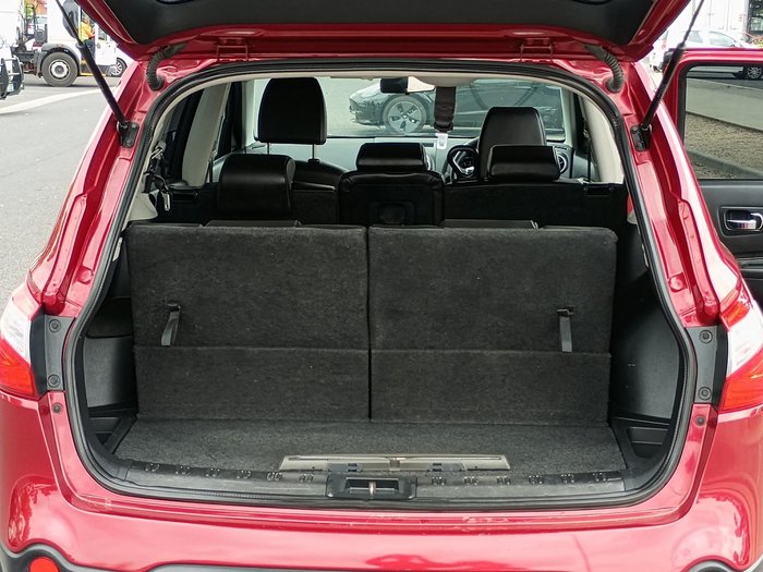 2011 Nissan Dualis +2 Ti J10 Series II MY10 Magnetic Red