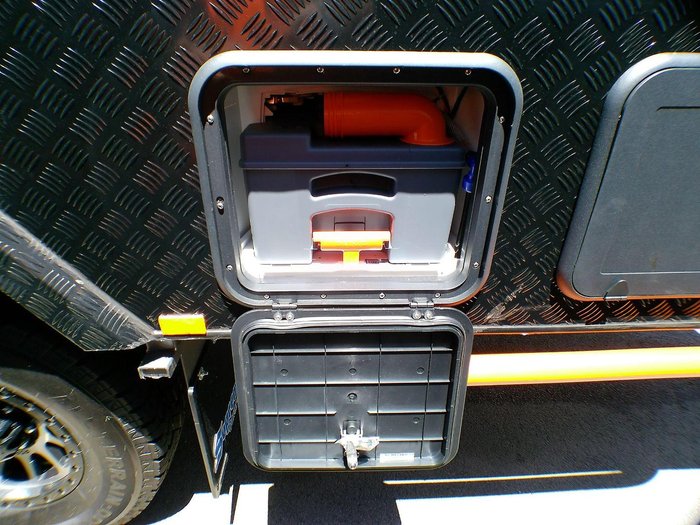 2025 Supreme 2110_C_K1e5b_T Territory 21'10 2 Bunk