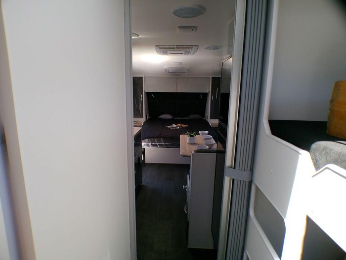 2025 Supreme 2110_C_K1e5b_T Territory 21'10 2 Bunk