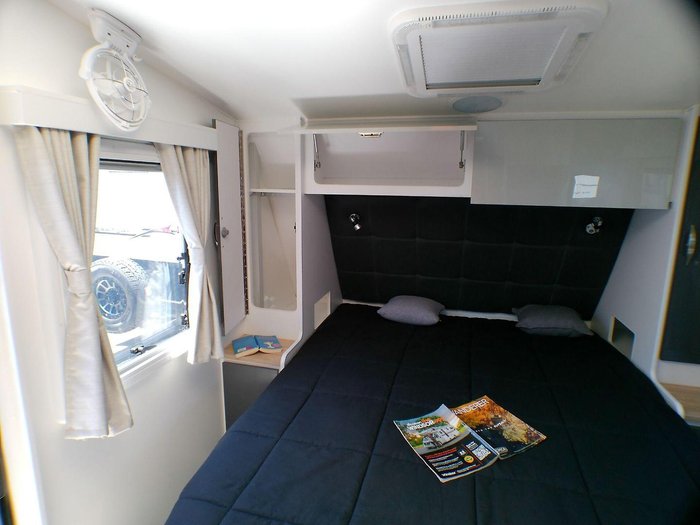 2025 Supreme 2110_C_K1e5b_T Territory 21'10 2 Bunk