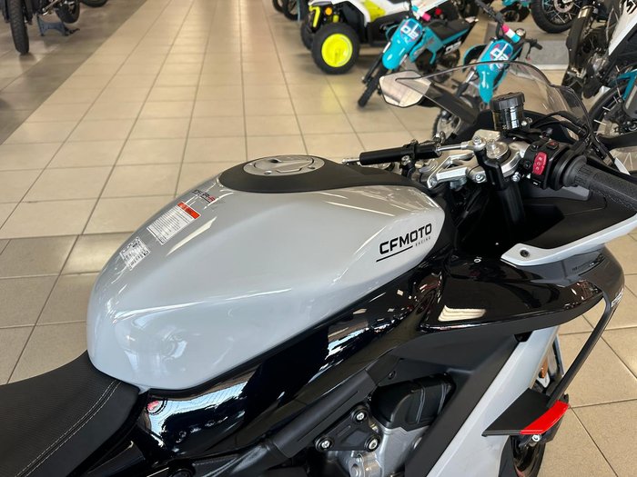 2025 CFMOTO 675SR-R SR Grey