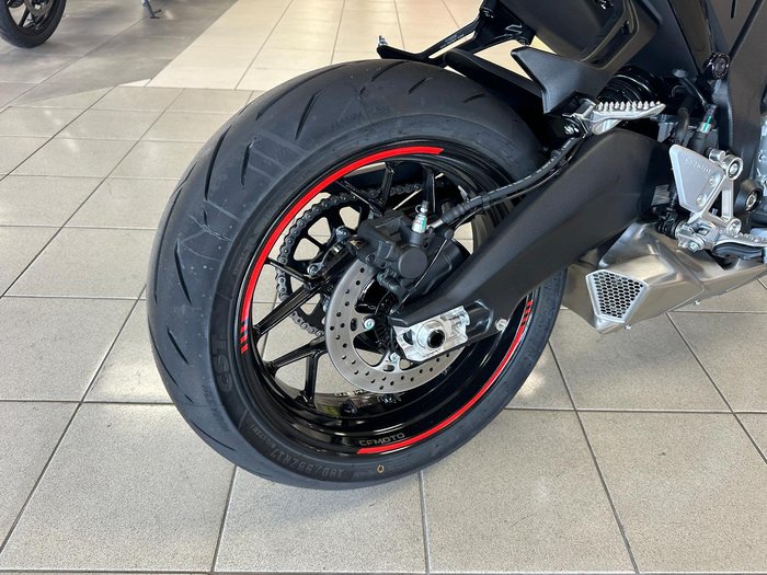 2025 CFMOTO 675SR-R SR Grey