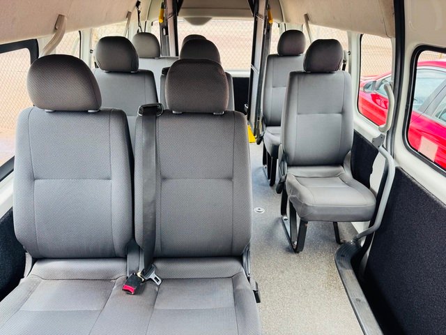 2011 Toyota Hiace 2011 Toyota HiAce Commuter KDH223R With Wheelchair Accessible Braun Lift French Vanilla