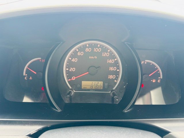 2011 Toyota Hiace 2011 Toyota HiAce Commuter KDH223R With Wheelchair Accessible Braun Lift French Vanilla