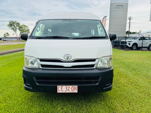 2011 Toyota Hiace 2011 Toyota HiAce Commuter KDH223R With Wheelchair Accessible Braun Lift French Vanilla