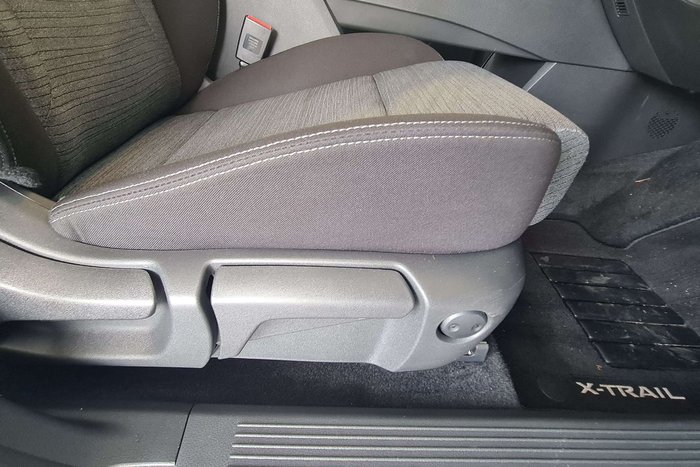 2024 Nissan X-TRAIL ST